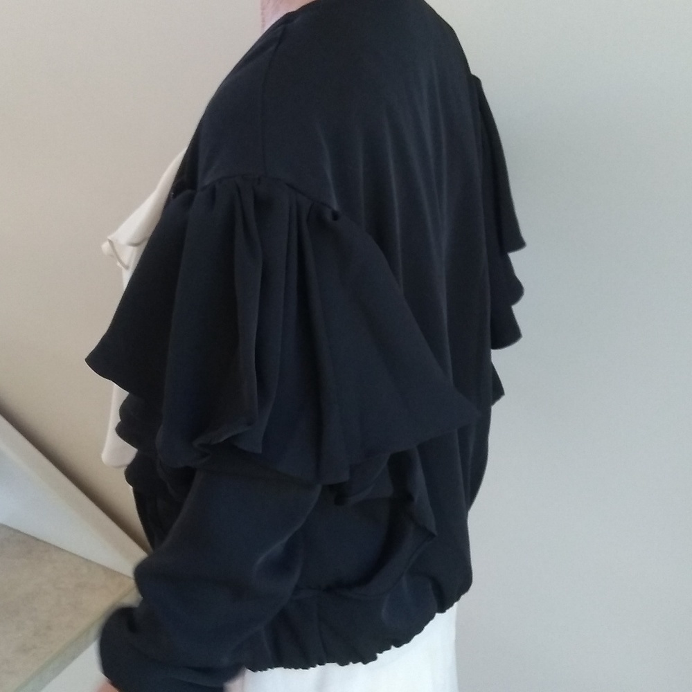🆕🌿RUFFLE JACKET🌿🌿 - Picture 4 of 7